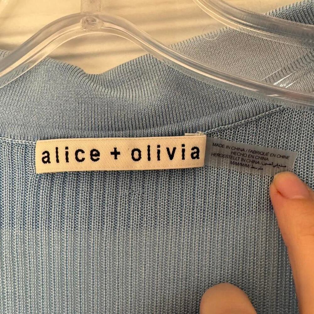 Alice + Olivia Martha V-Neck  Ribbed Polo Shirt – Women’s Size M, Light Blue - Picture 3 of 5